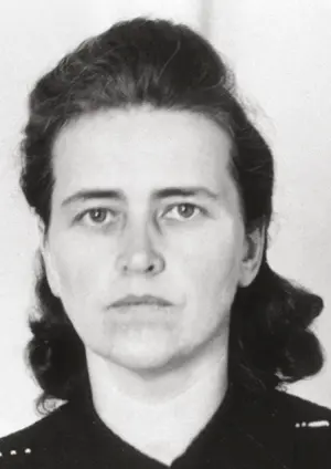 Porträtfotografie in schwarz-weiß Elise Hampel
