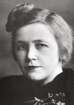 Porträtfotografie in schwarz-weiß Elfriede Scholz