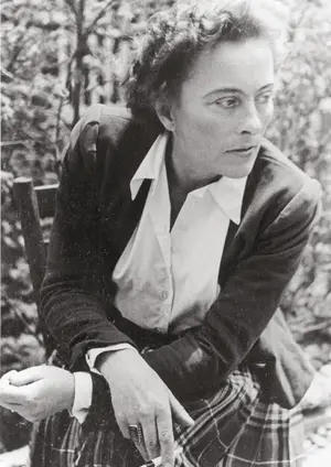 Porträtfotografie in schwarz-weiß Ruth Andreas-Friedrich